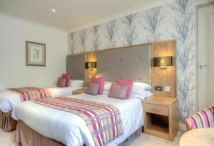 Quarto Familiar, Langstone Cliff