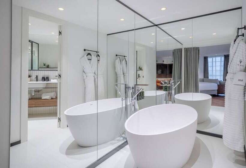 Junior Suite, Melia White House