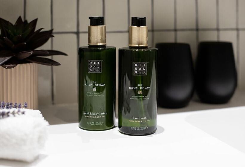 高级客房, Melia White House