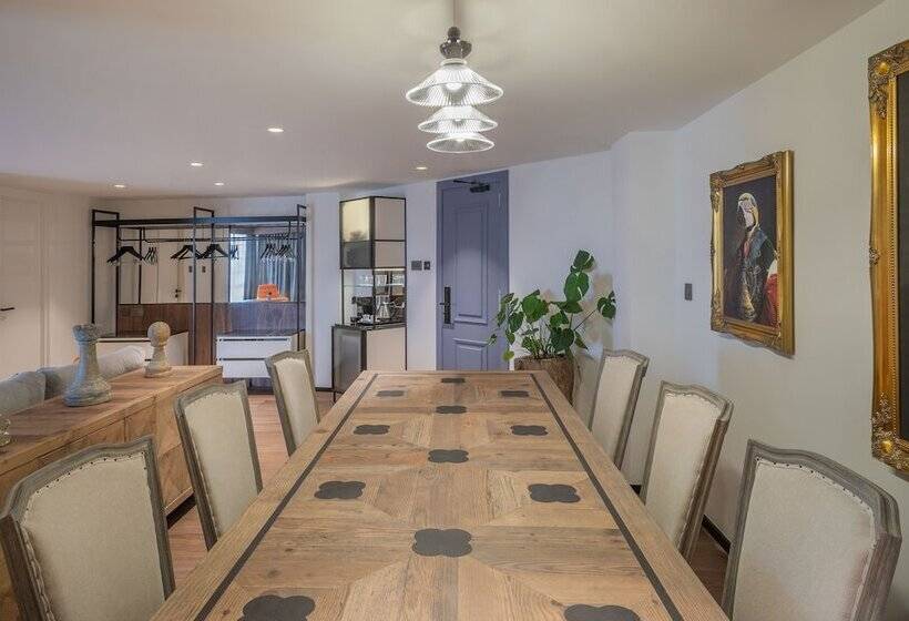 套房, Melia White House