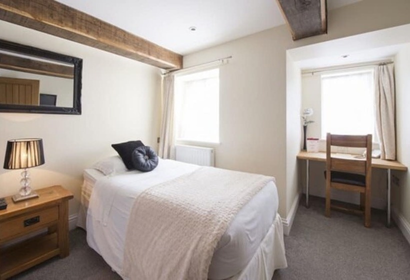 标准单人间, Newtown House