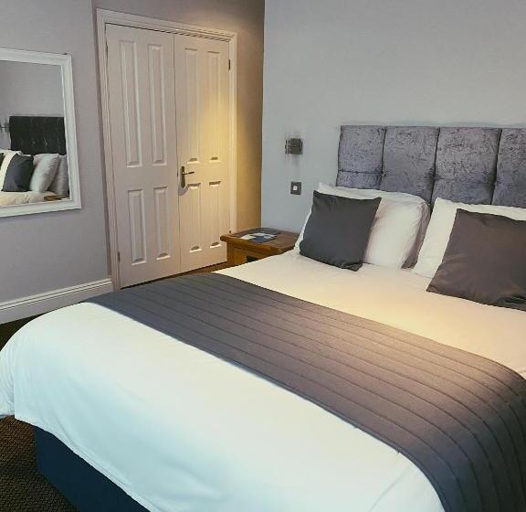 标准间, Newtown House