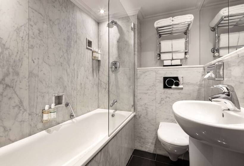 Семейный Номер, Radisson Blu Hotel, London Tottenham Court Road   Formerly Kenilworth