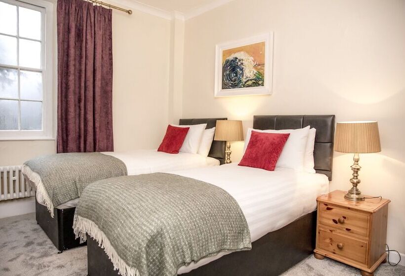 غرفة أساسية, Royal Goat