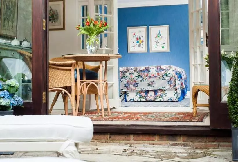 Sviitti, Summer Lodge Country House
