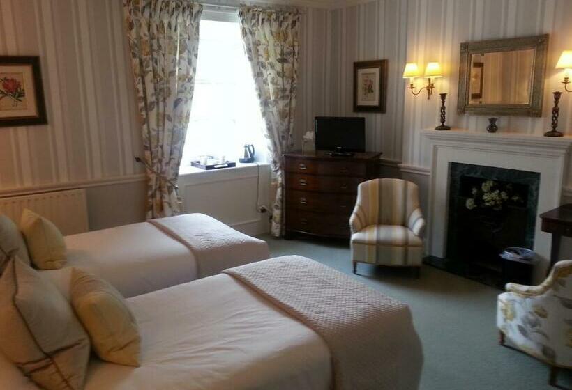 デラックスルーム, The Casterbridge