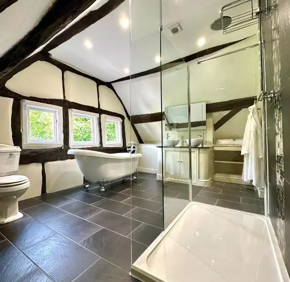 デラックスルーム, The Manor At Abberley