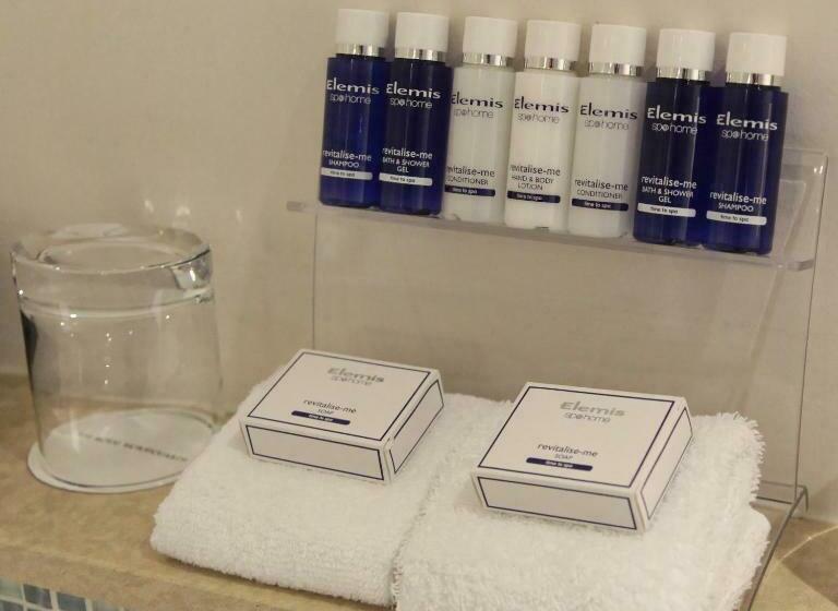 스탠다드 싱글 룸, The Royal Horseguards Hotel, London