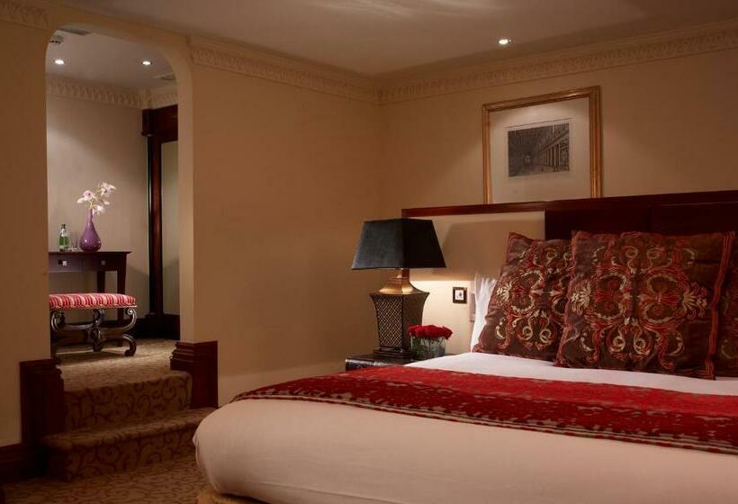 سوییت, The Royal Horseguards Hotel, London