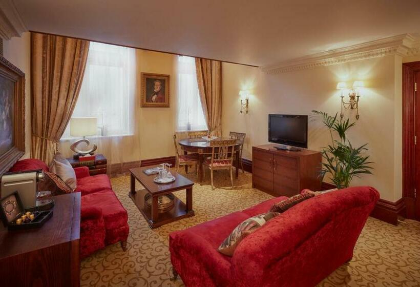 سوییت, The Royal Horseguards Hotel, London