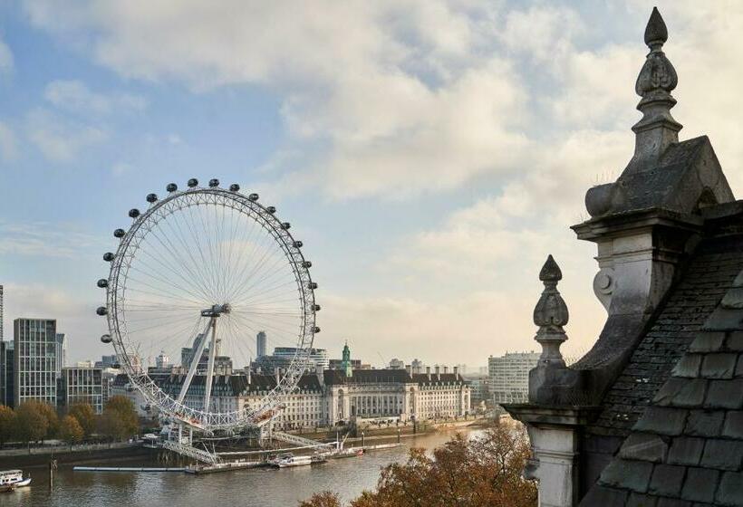 سوییت, The Royal Horseguards Hotel, London