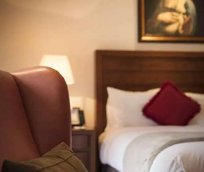 Deluxe Room, The Royal Horseguards Hotel, London