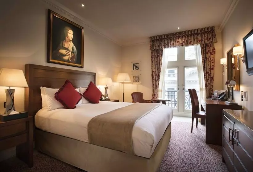 Deluxe Room, The Royal Horseguards Hotel, London