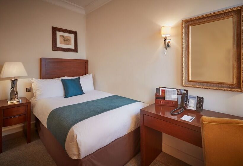 اتاق استاندارد یک نفره, The Royal Horseguards Hotel, London