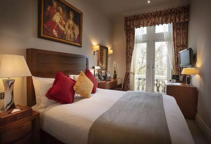 Deluxe Room Garden View, The Royal Horseguards Hotel, London
