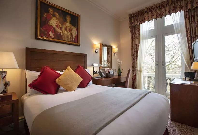 Deluxe Room Garden View, The Royal Horseguards Hotel, London