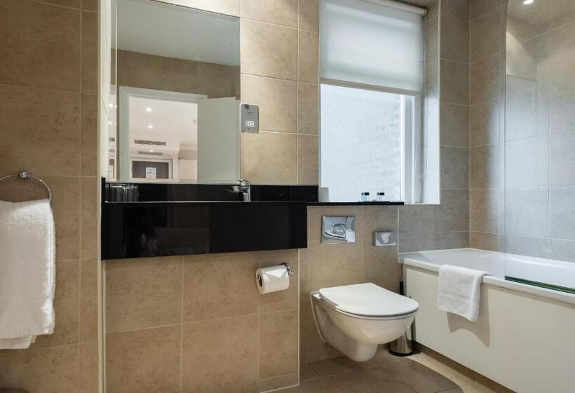 Семейный Номер, Blandford