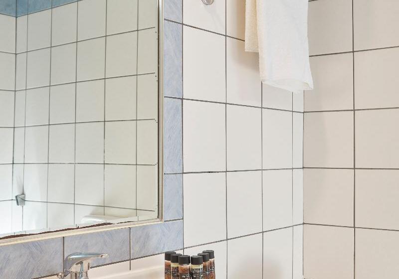 غرفة عائلية, Candia