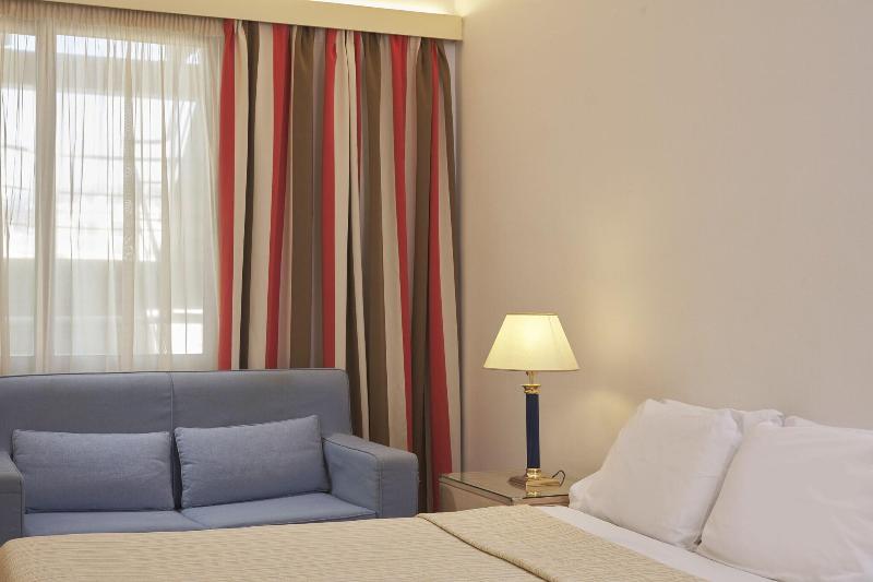 غرفة كومفورت, Candia