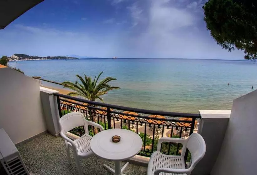 Triple Room Sea View, Chryssi Akti