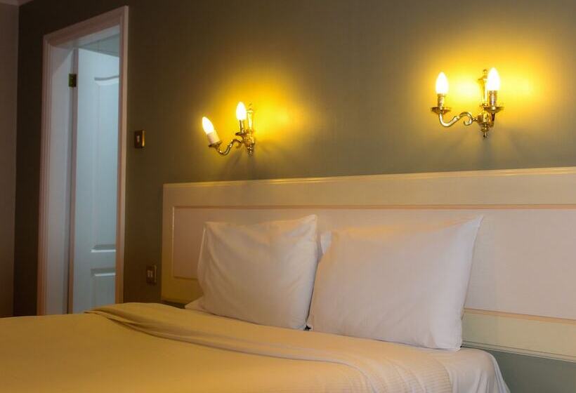 غرفة ديلوكس, Consort