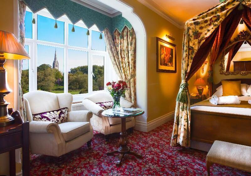 חדר סופריור, The Riverside