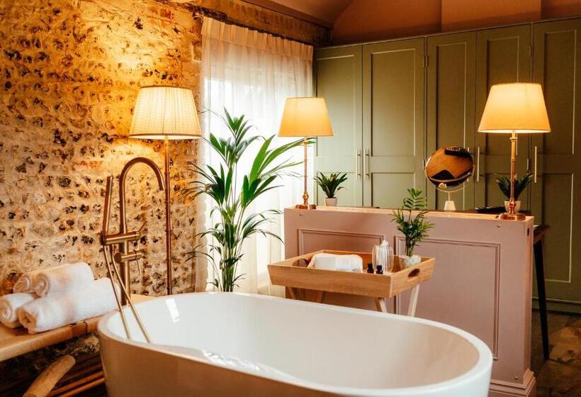 جناح, The Grosvenor Stockbridge