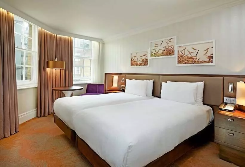 デラックスルーム, Hilton London Hyde Park