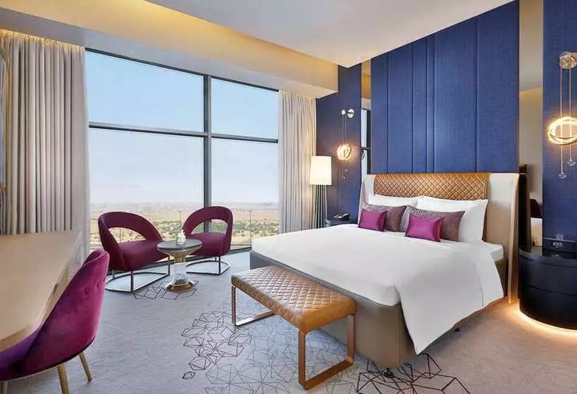 キングサイズベッドのスイートルーム, Hilton London Watford