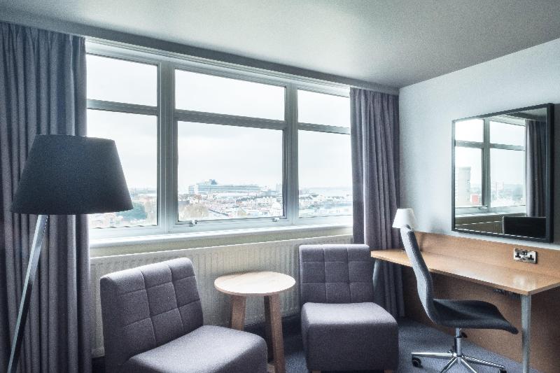 带大床的行政房间, Holiday Inn Southampton, An Ihg