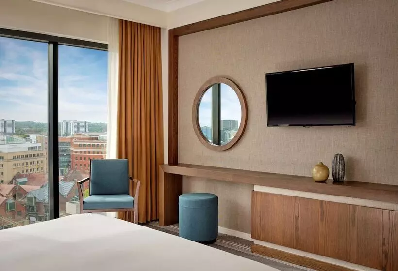 スイート, Hyatt Regency Birmingham