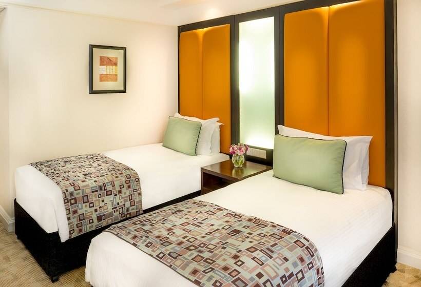 Номер Клуб, Millennium Hotel And Conference Centre Gloucester London