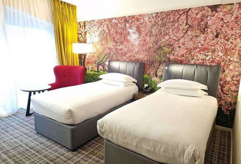 Номер Deluxe, Millennium Hotel And Conference Centre Gloucester London