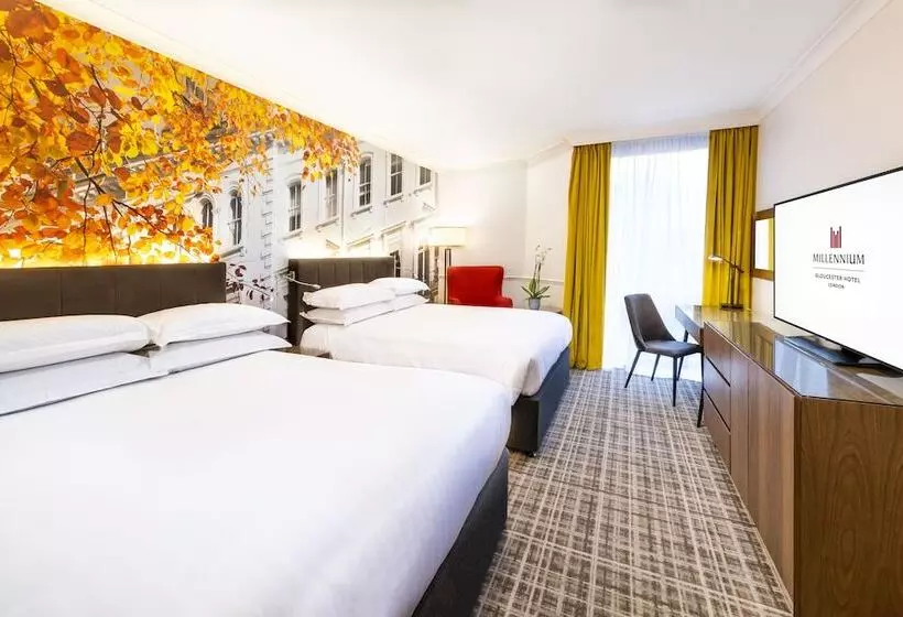 デラックストリプルルーム, Millennium Hotel And Conference Centre Gloucester London