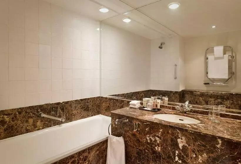 クラブルーム, Millennium Hotel And Conference Centre Gloucester London