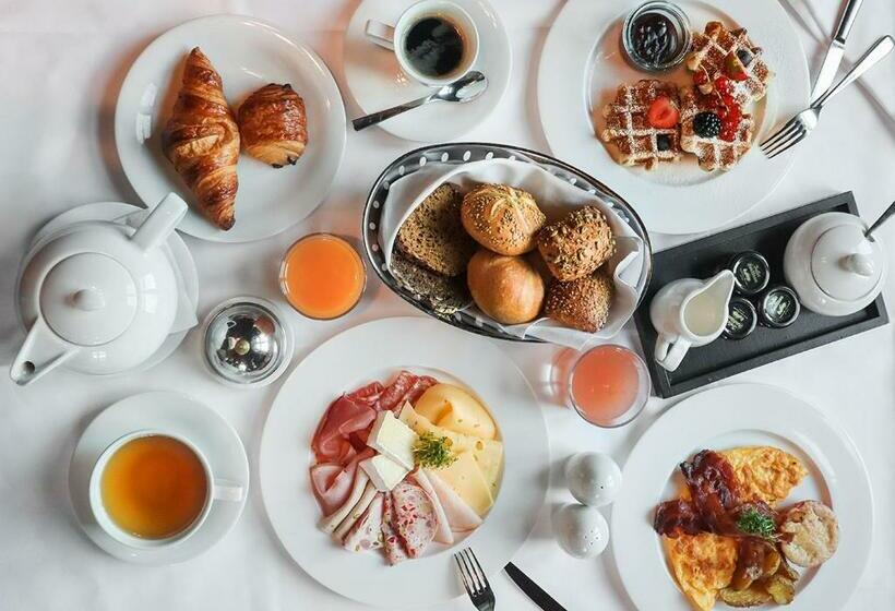 Номер Клуб, Millennium Hotel And Conference Centre Gloucester London