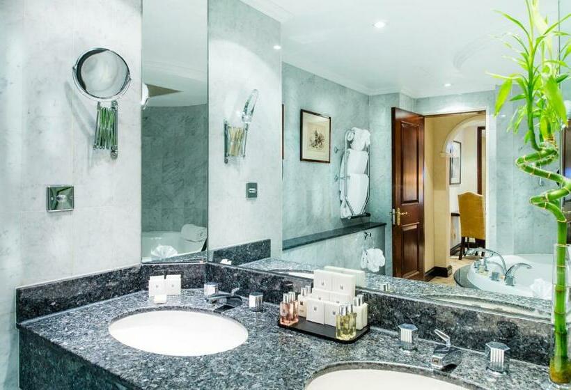 Люкс Кровать Кинг, Millennium Hotel And Conference Centre Gloucester London