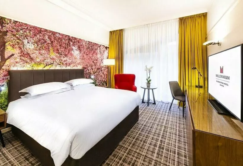 デラックスルーム, Millennium Hotel And Conference Centre Gloucester London