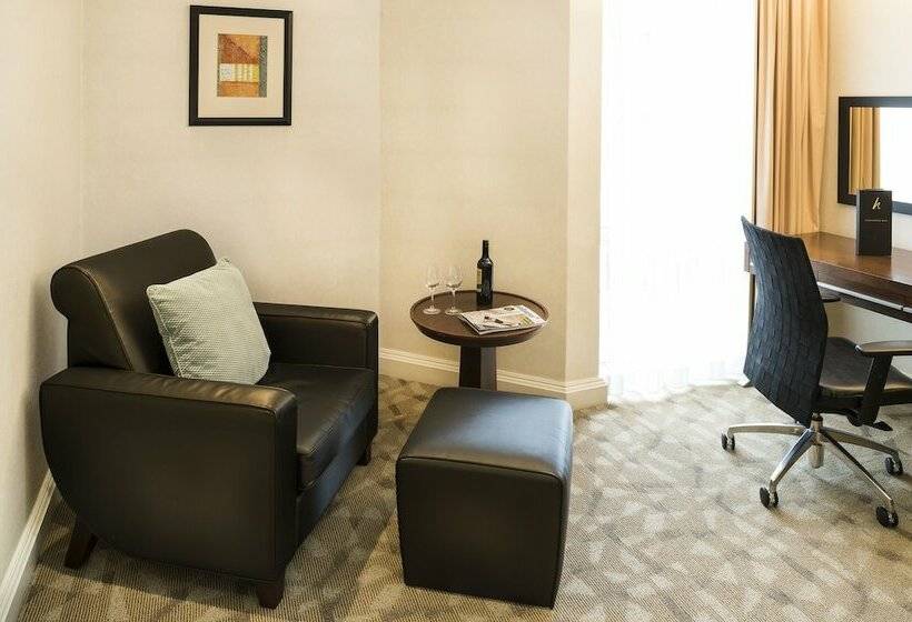 Номер Deluxe, Millennium Hotel And Conference Centre Gloucester London