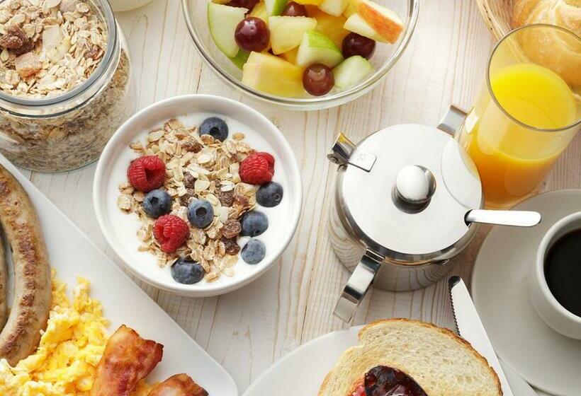 Трехместный Номер Deluxe, Millennium Hotel And Conference Centre Gloucester London