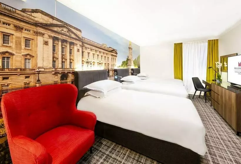 デラックストリプルルーム, Millennium Hotel And Conference Centre Gloucester London