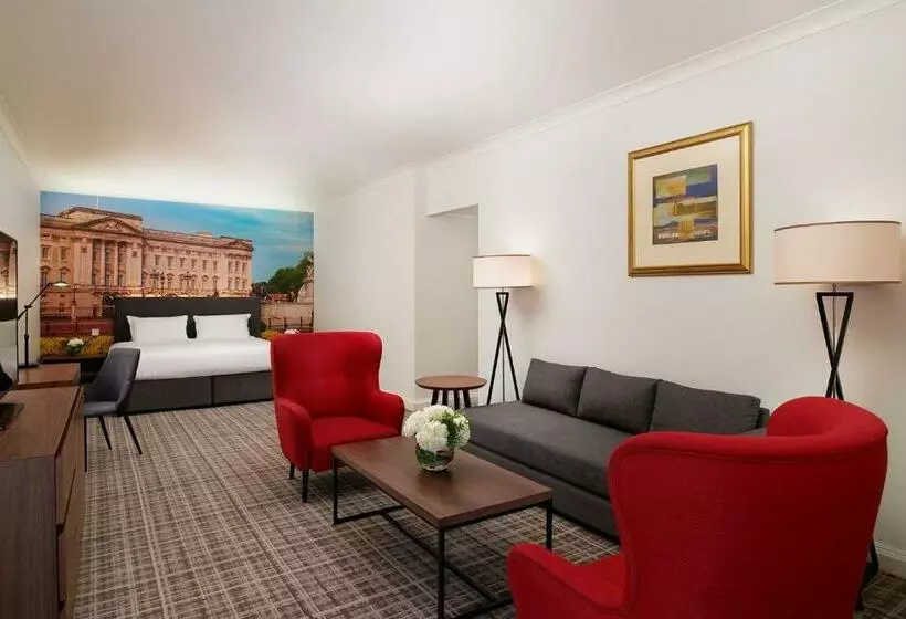スタンダードスタジオ, Millennium Hotel And Conference Centre Gloucester London