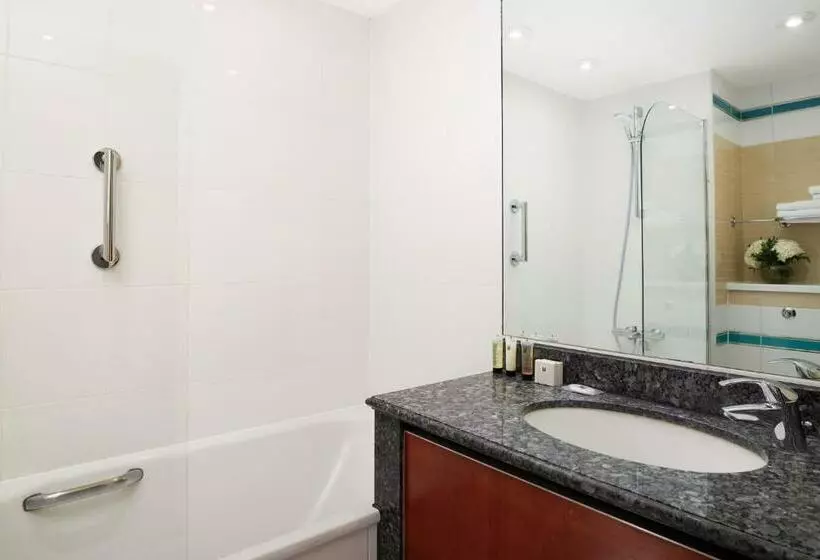 اتاق اجرایی, Millennium Hotel And Conference Centre Gloucester London