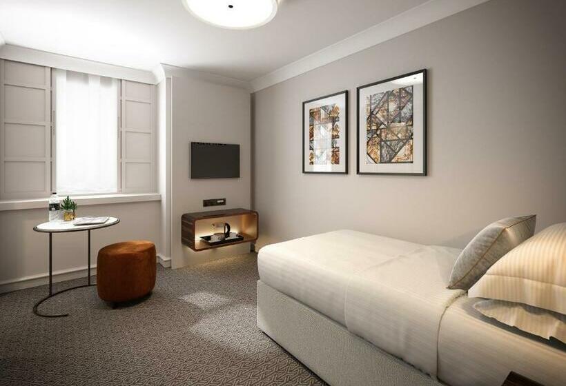 スタンダードシングルルーム, Strand Palace