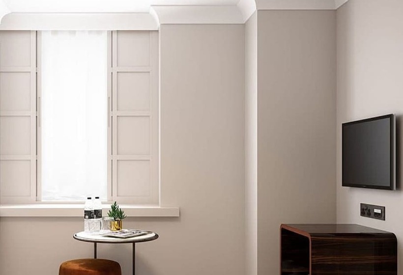 스탠다드 룸, Strand Palace