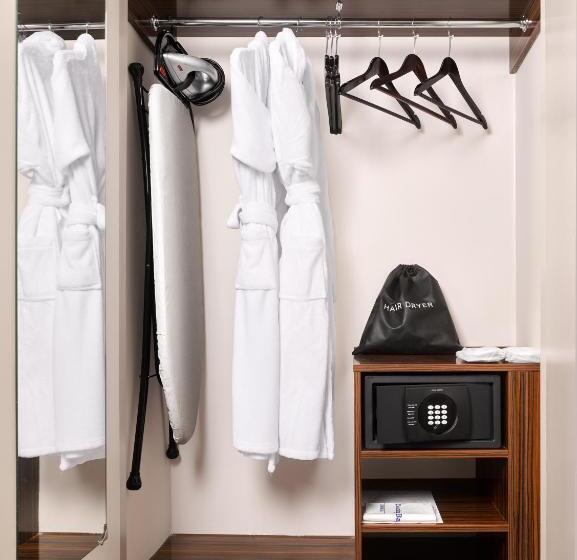 デラックスルーム, Strand Palace