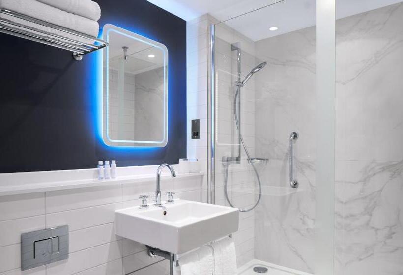 キングサイズベッドのデラックスルーム, Strand Palace