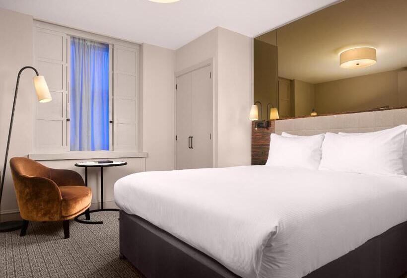 スーペリアールーム, Strand Palace