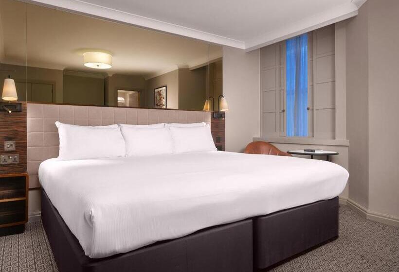 キングサイズベッドのスーペリアルーム, Strand Palace