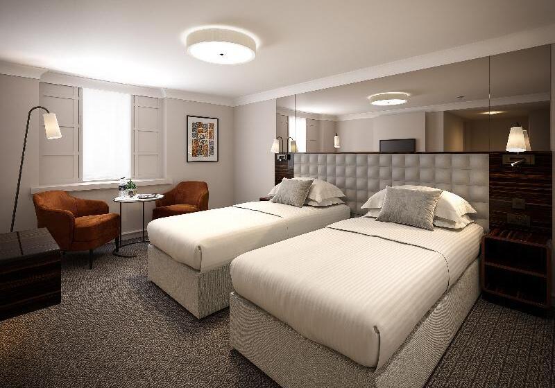 スーペリアールーム, Strand Palace